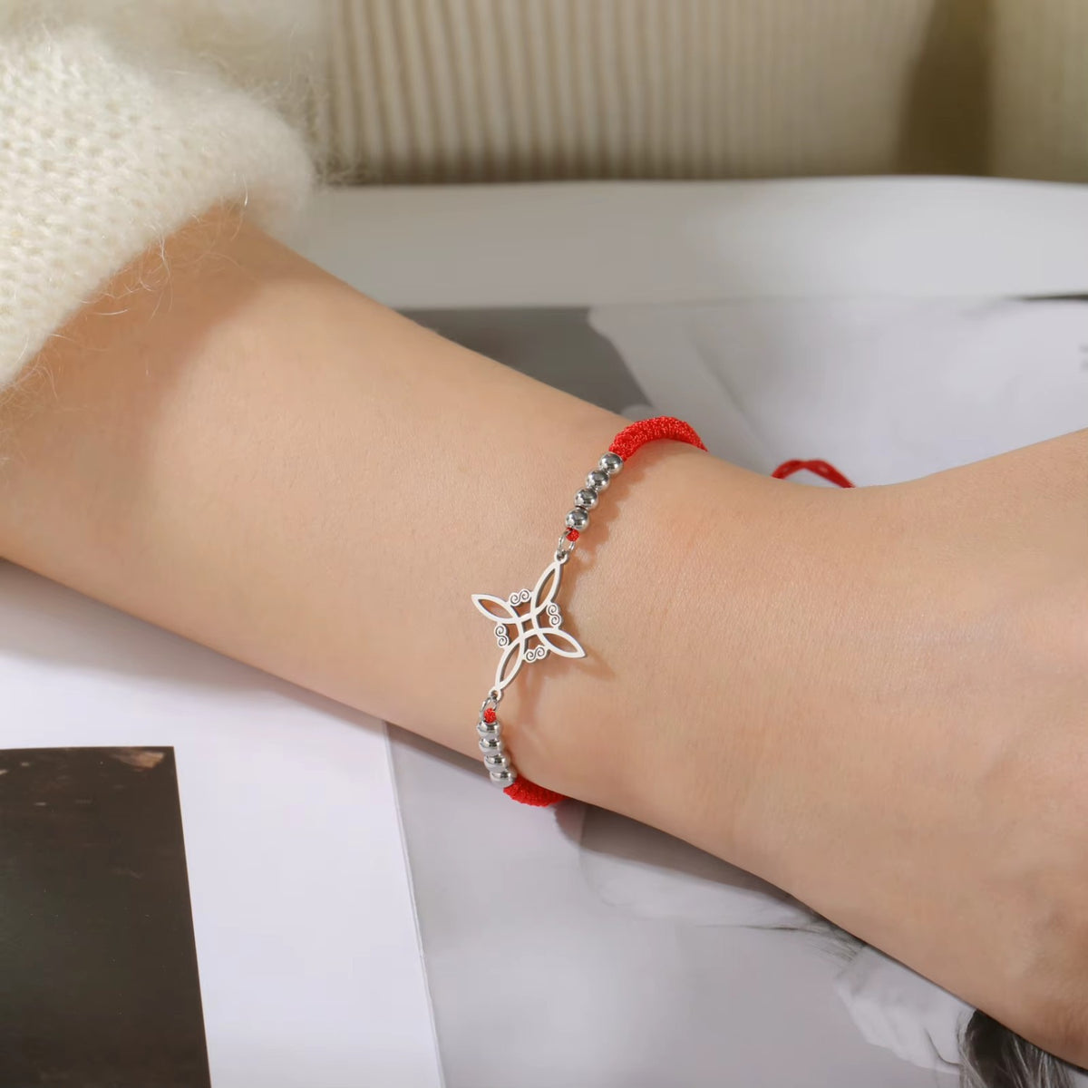 Pulsera Nudo de Bruja Celta Plateada